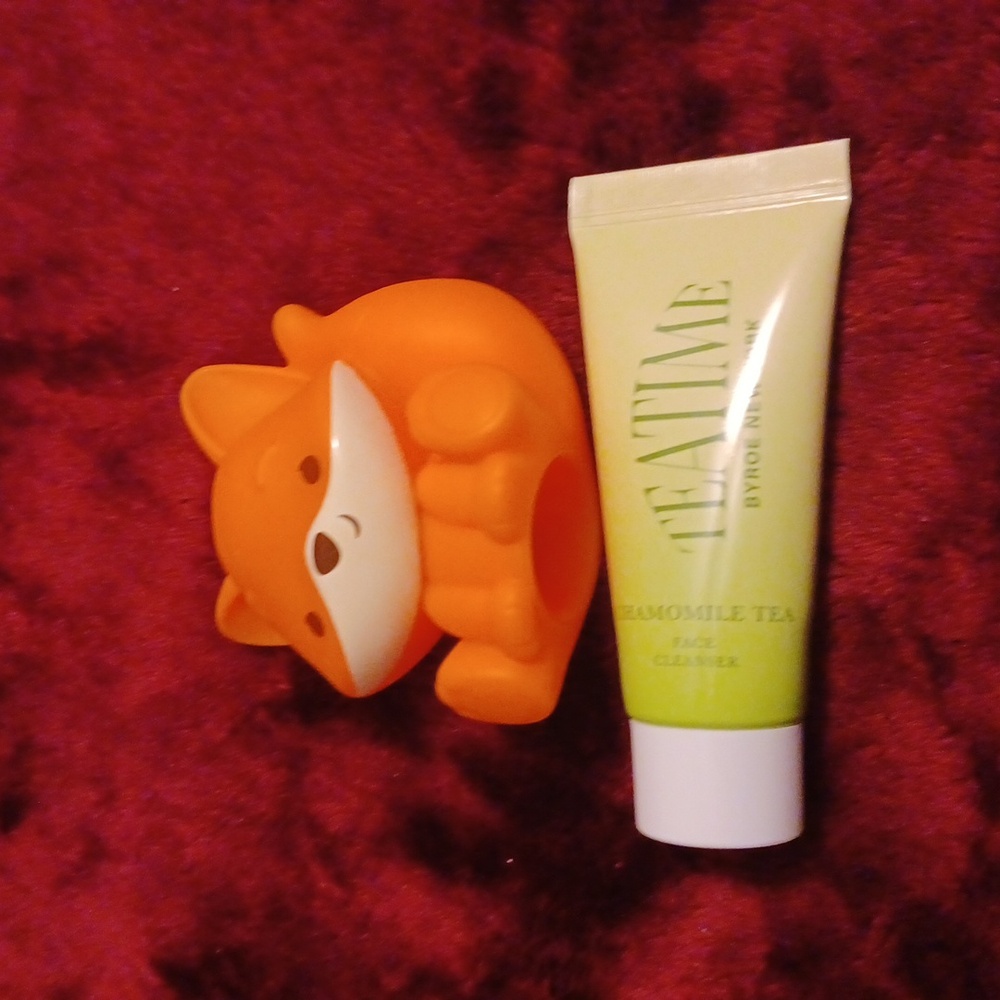 🆕️3/$12 BYROE Chamomile Tea Face Mini Cleanser